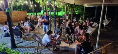 W Przystanku Malinka obiad spotyka się z karaoke i pianą